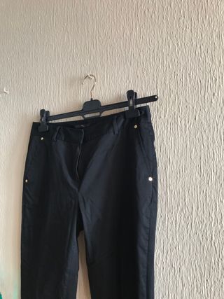 Pantalón negro- yera 
