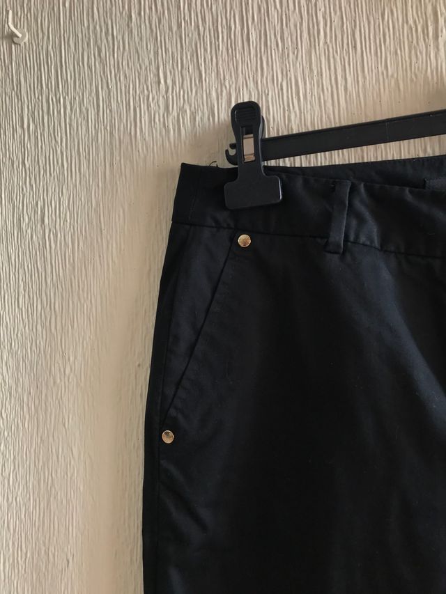 Pantalón negro- yera 