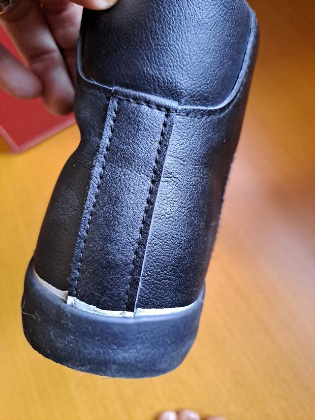 Zapatillas de bota negras marca Fabric