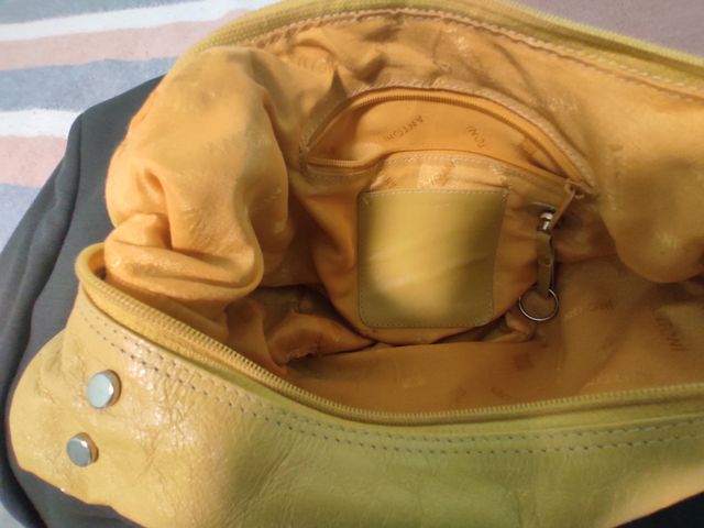 bolso marca antoni.