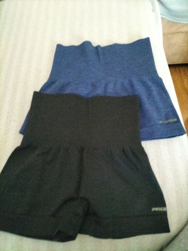 pantalones vaqueros  y pantalones cortos gimnasio 