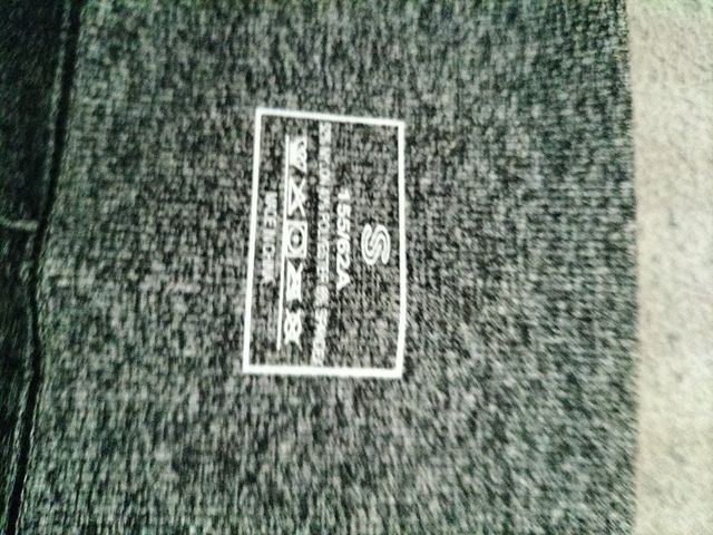 pantalones vaqueros  y pantalones cortos gimnasio 