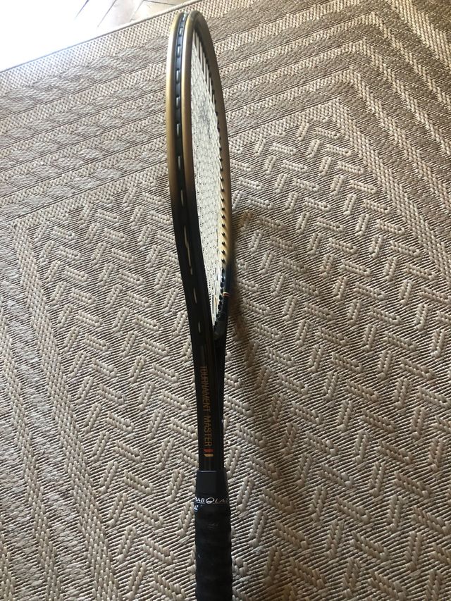 Raqueta de tenis HEAD semi nueva.