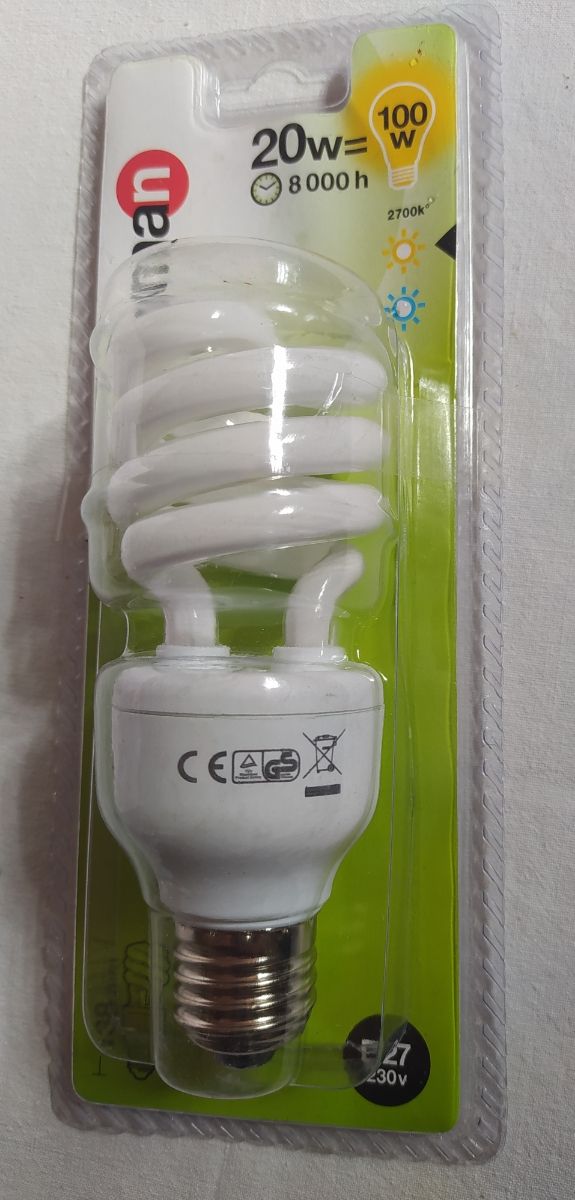 Bombilla de bajo consumo de 20W