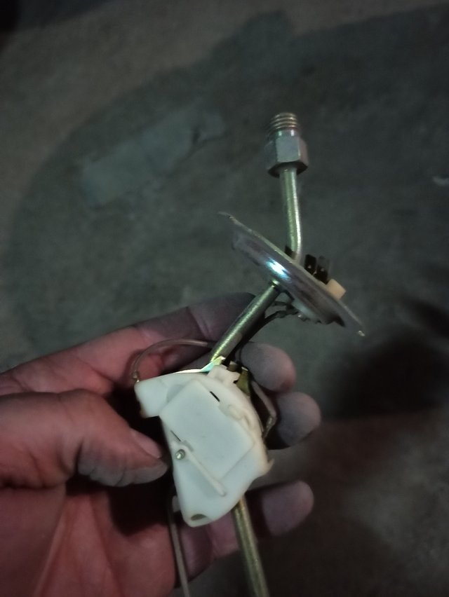 Chrysler 180 diésel-Aforador de combustible