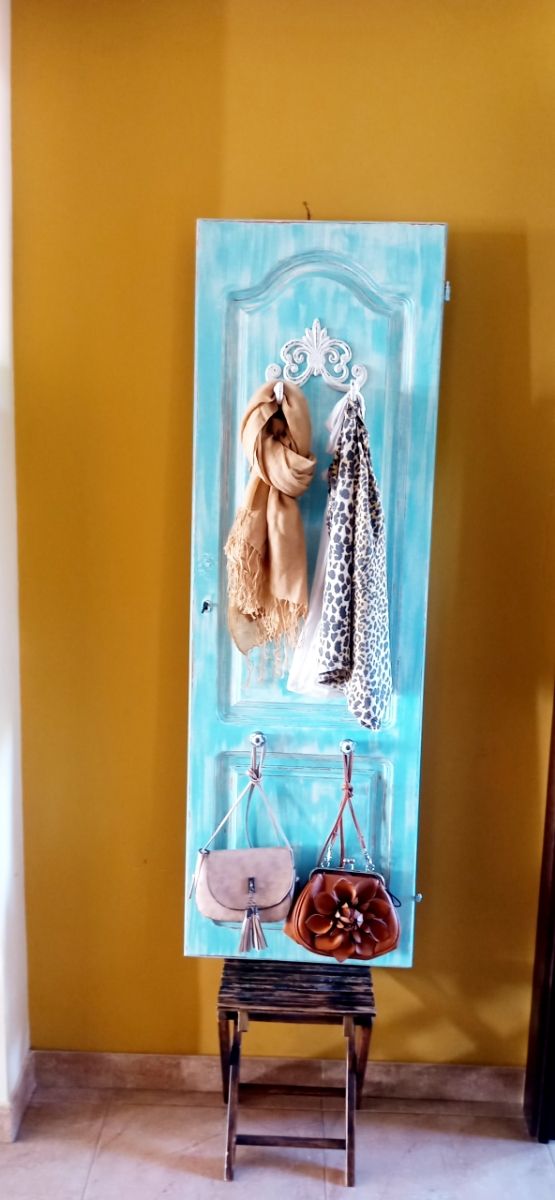 Perchero Colgador. Puerta Madera Restaurada