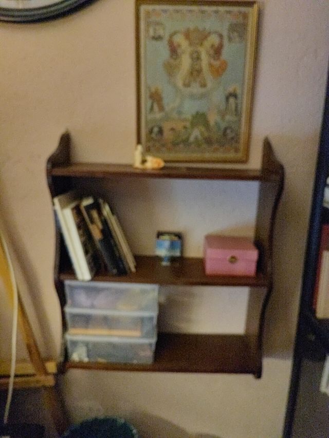 estantería madera vintage