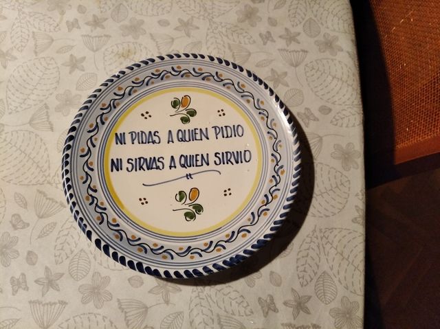 Cuatro Platos de adorno