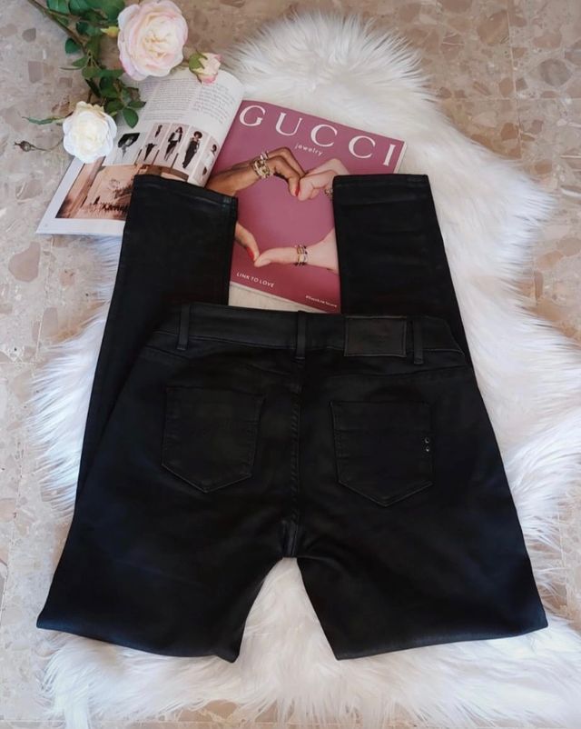 Pantalón negro FRACOMINA.