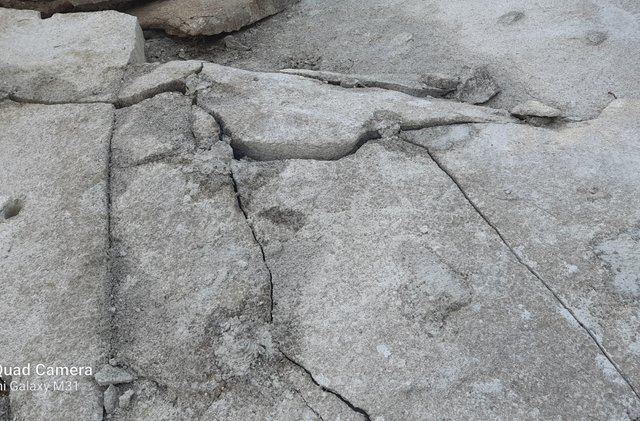 SE REALIZA QUITAR PIEDRA DE LA PISCINA