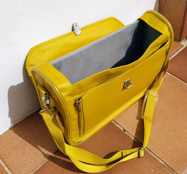 Maletín amarillo MANDARINA DUCK