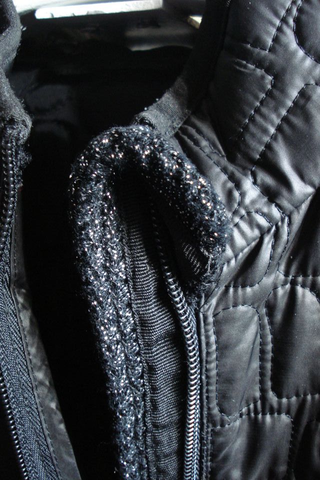 Chaqueta ligera negra tipo anorak