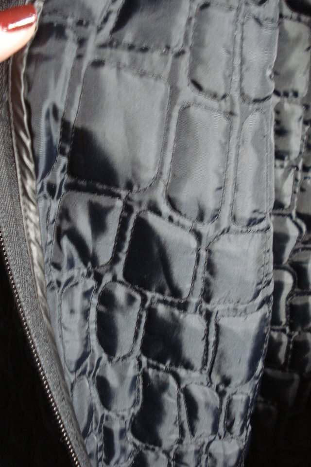 Chaqueta ligera negra tipo anorak