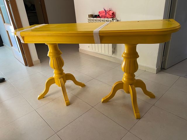 Conjunto de sillas y mesa