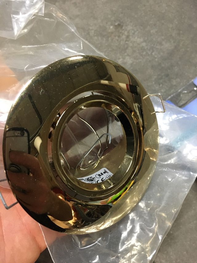 Apliques y bombillas nuevas