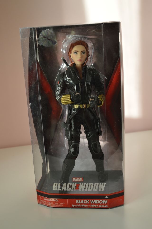 Viuda negra Disney Store