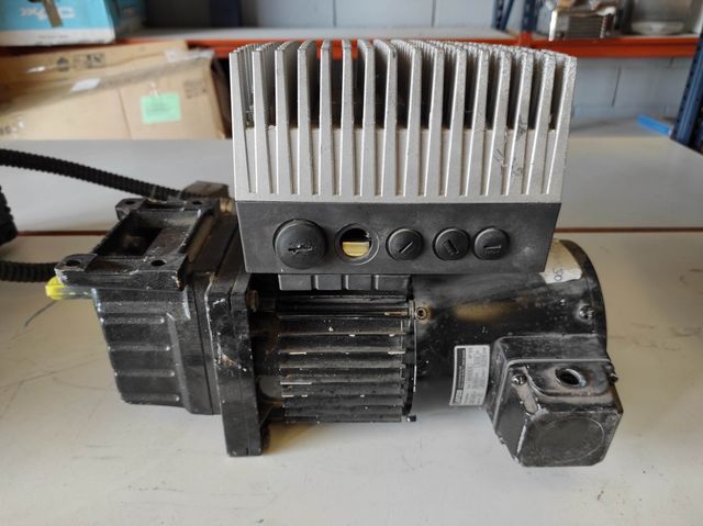 Motor Lenze MDXMDA1M071-32