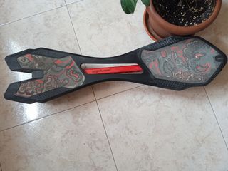 Waveboard, monopatín de dos ruedas.