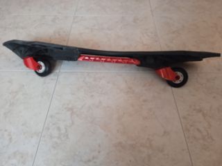 Waveboard, monopatín de dos ruedas.