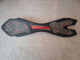Waveboard, monopatín de dos ruedas.