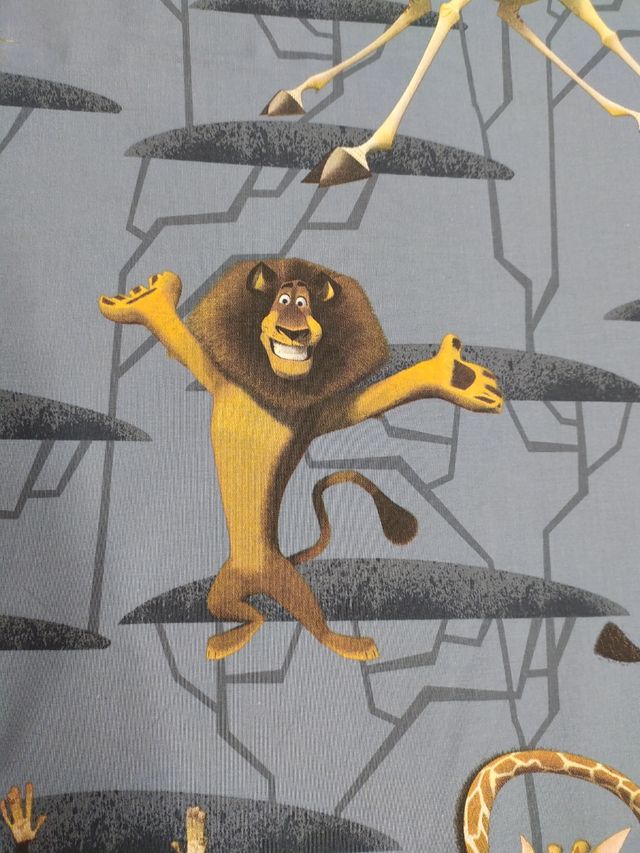 Tela de Madagascar de 140cm de ancho.