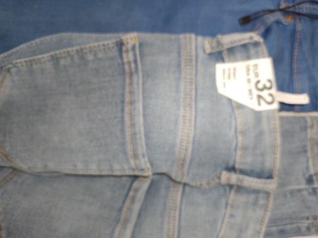 Tre pantalones vaqueros T.34