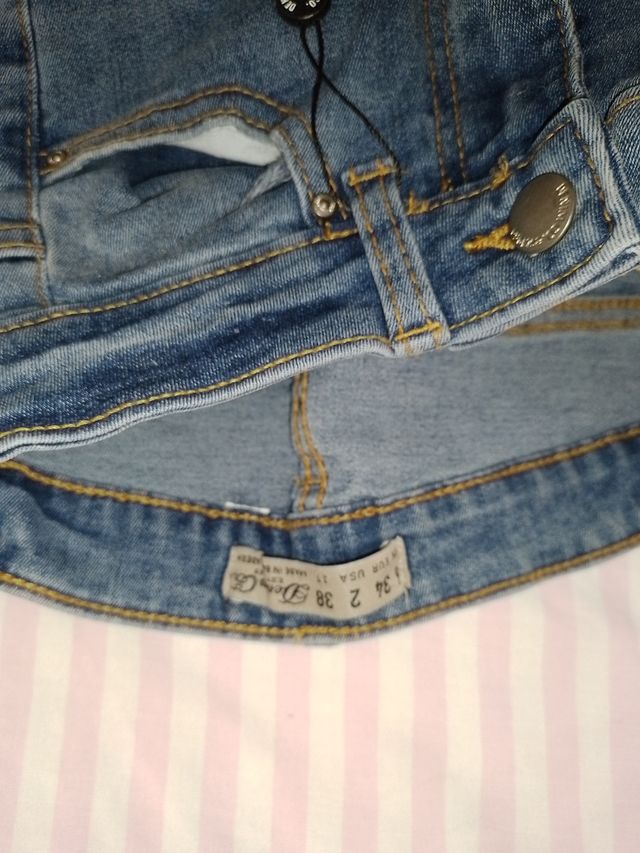 Tre pantalones vaqueros T.34