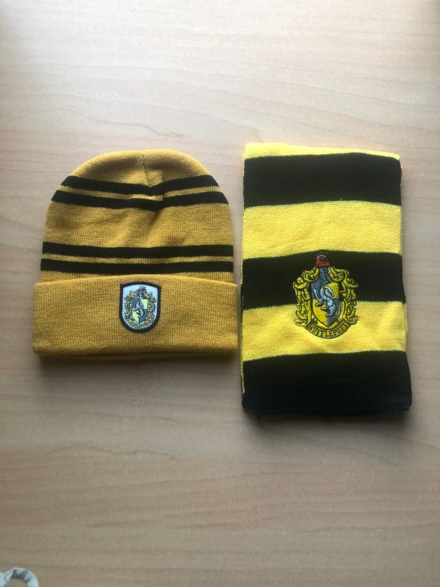 Lote bufanda gorro Hufflepuff Harry Potter