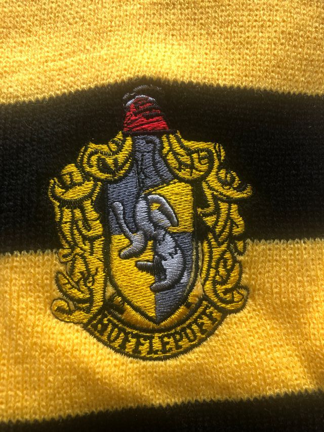 Lote bufanda gorro Hufflepuff Harry Potter