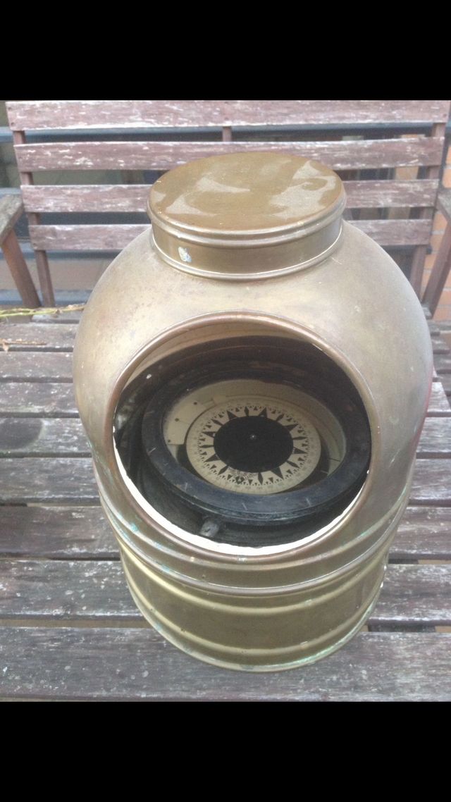 Brújula bitácora marina antigua