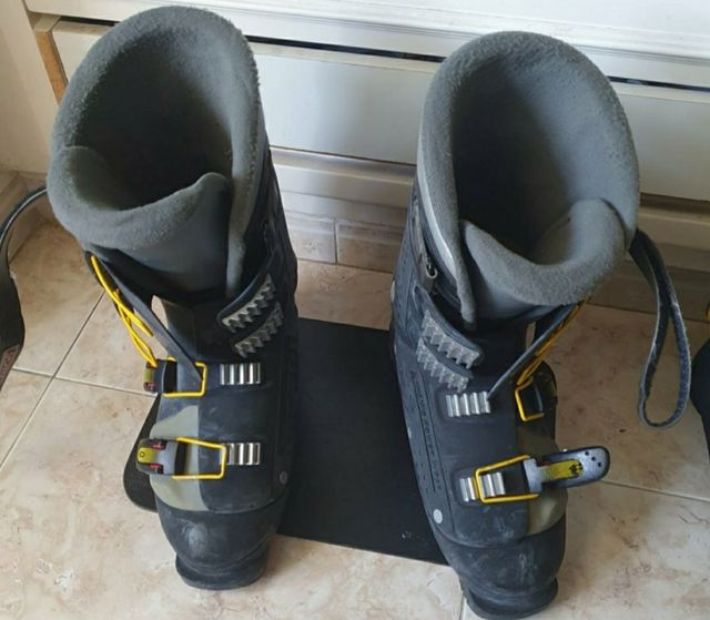 botas de ski y bolsa porta botas