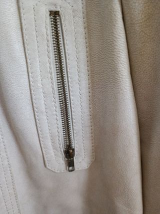 cazadora 100% de piel napa talla XL  blanco roto
