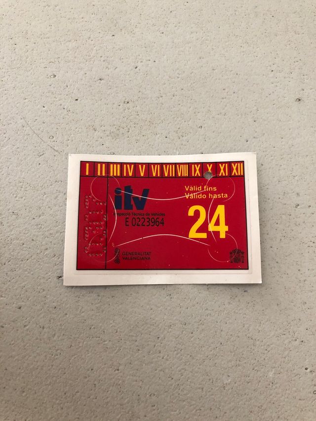 Pegatina ITV 2025 de segunda mano por 8 EUR en Oliva en WALLAPOP
