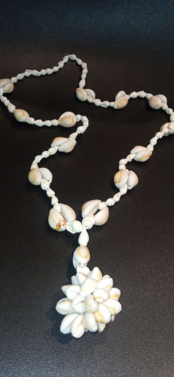 collar ARTESANAL  caracolas naturales VINTAGE NUEV