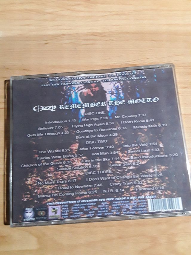 PIN OZZY OSBOURNE +Regalo