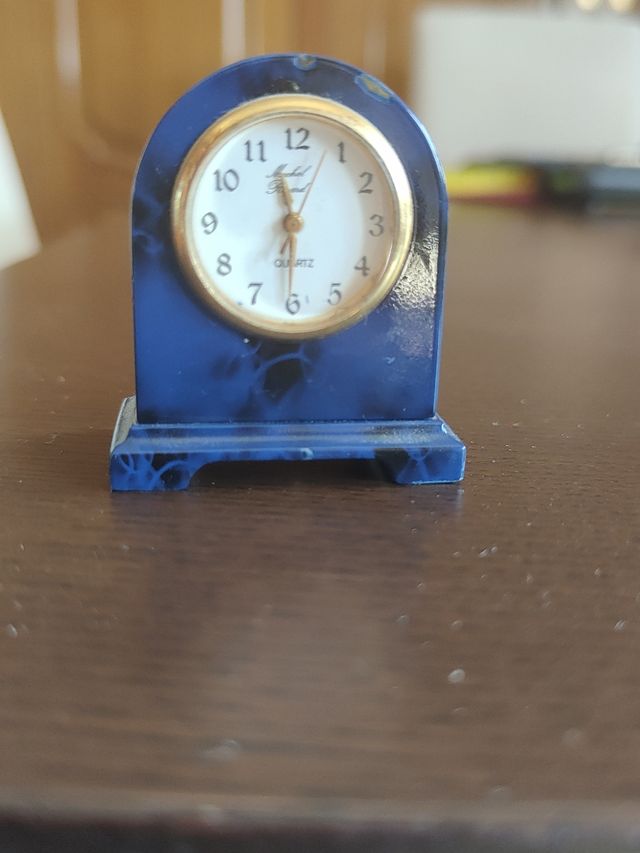 Reloj miniatura