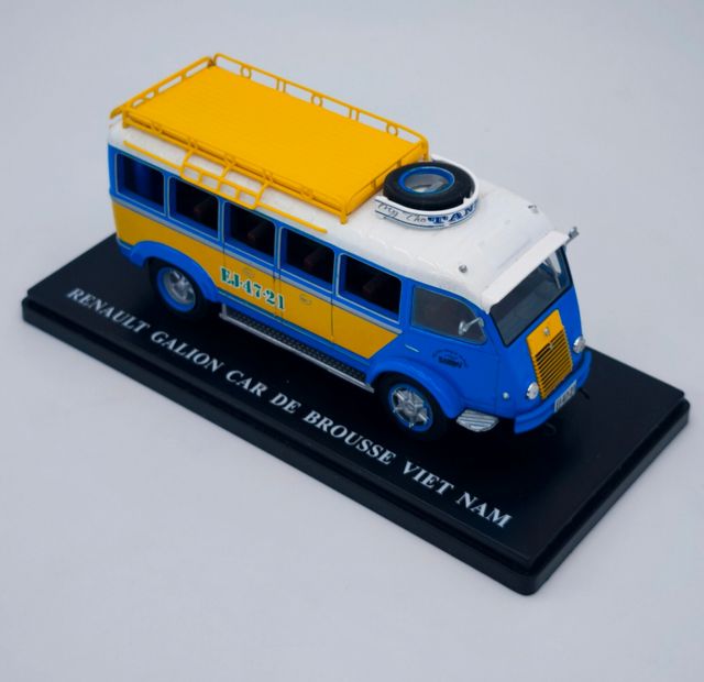 RENAULT GALION CAR DE BRUSSE VIETNAM 1/43 HACHETTE