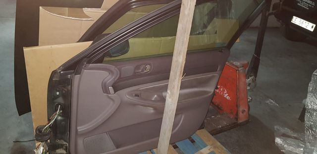 puertas derecha delantera y... de Audi A4 B5 1999