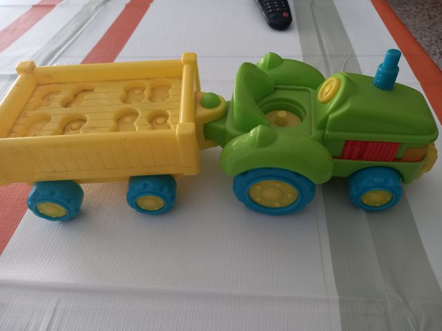 coche granja con música y animales 