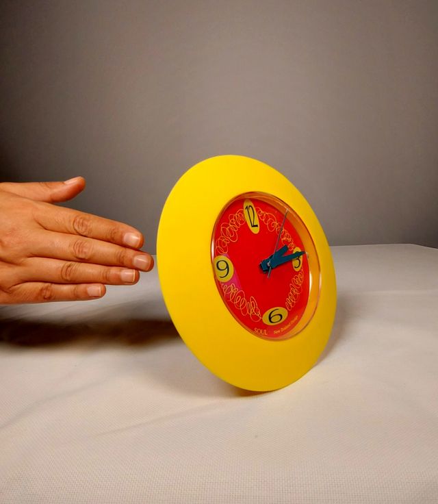 Reloj sobremesa y/o pared