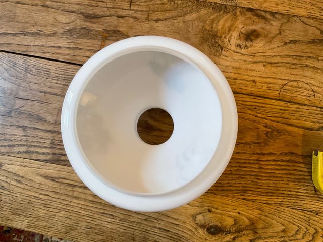 Pantalla de opalina decorada