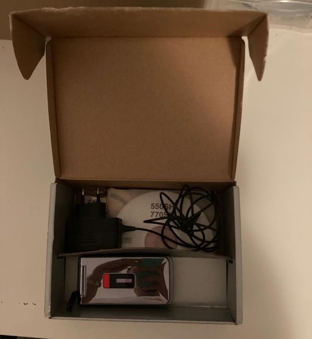 VODAFONE MCLAREN MERCEDES: SHARP 770SH