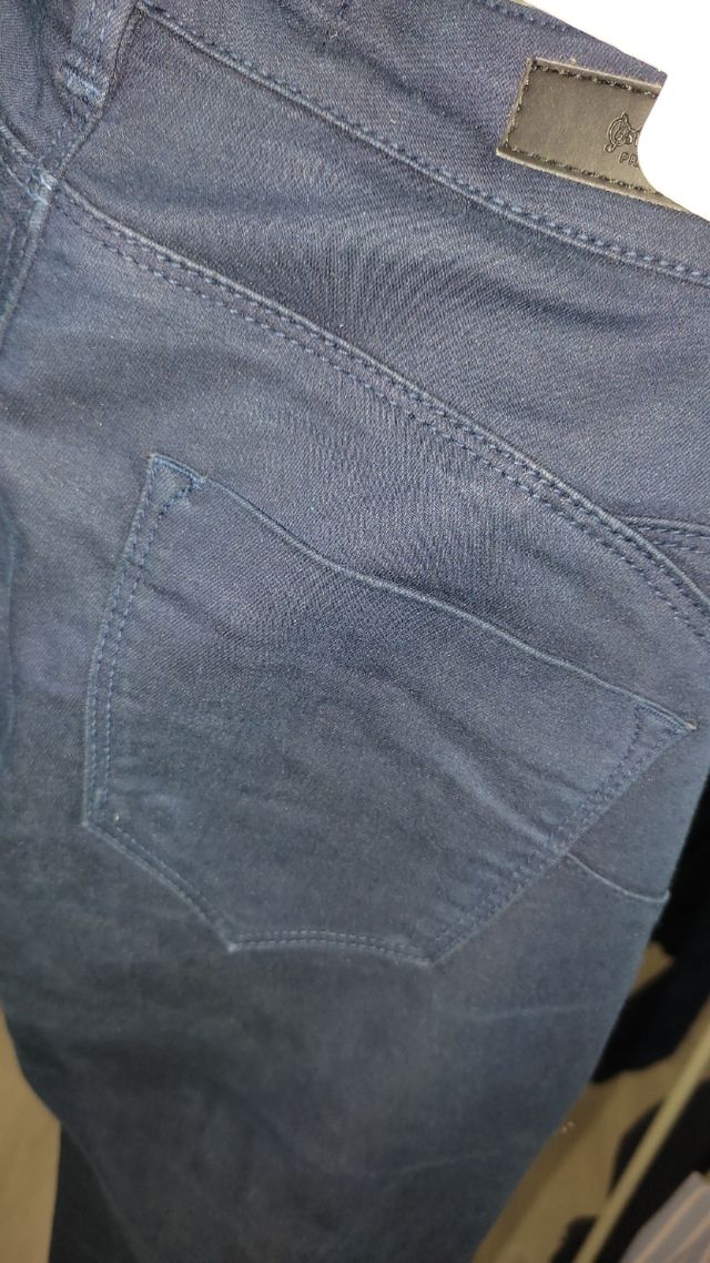 Pantalón azul marino Stradivarius