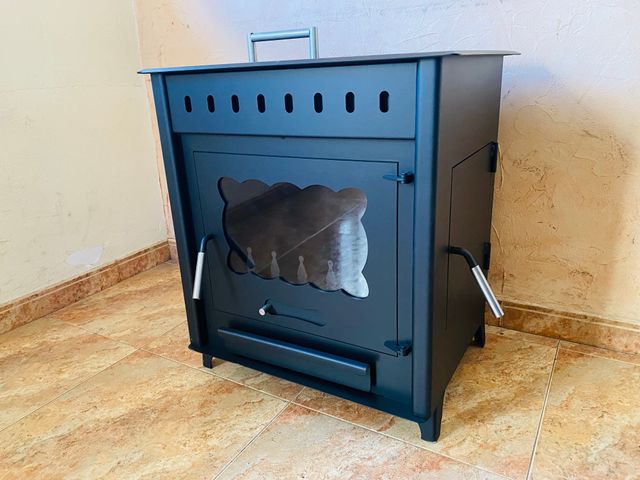 Estufa de leña con doble puerta y horno