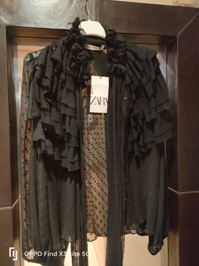 Blusa negra de encaje nueva de Zara S