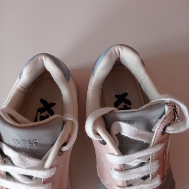 Zapatillas niña marca Xti. Talla 34