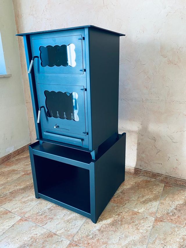 Estufa de leña con horno independiente