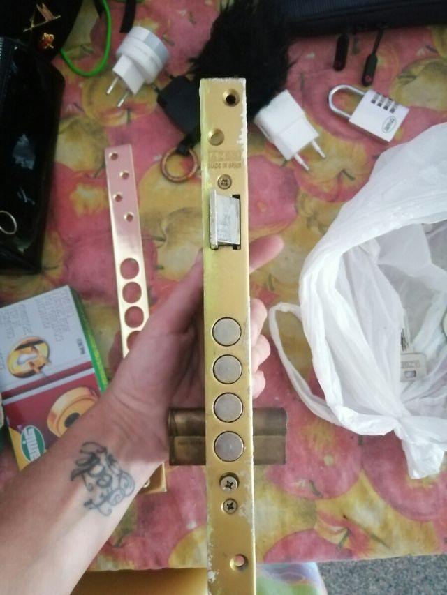 cerradura con 2 juegos de llaves