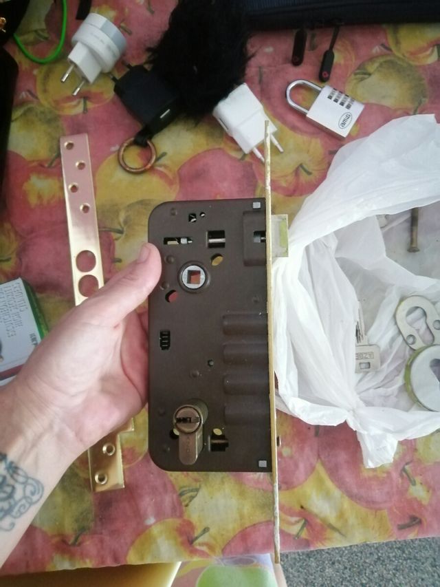 cerradura con 2 juegos de llaves