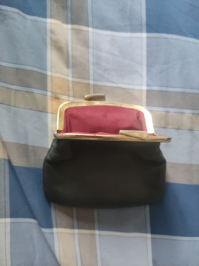 Monedero mano antiguo